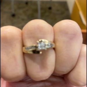 Diamond promise ring with diamonds in the sides